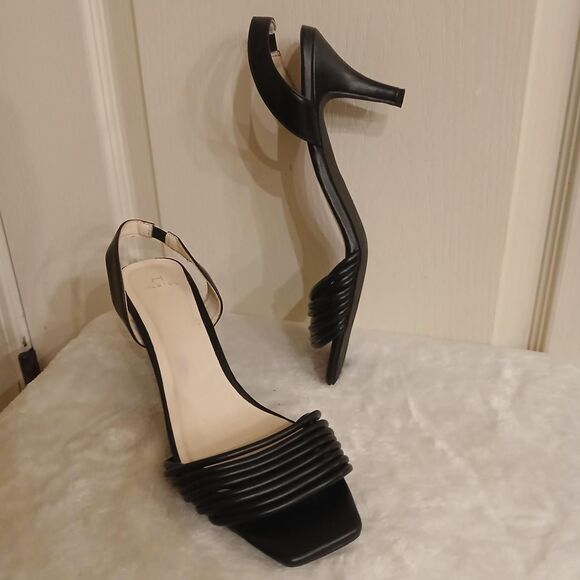 Halston Hong Kong Black Sling Back Strappy Square Toe Kitten Heel Sandals 9 - Picture 2 of 8